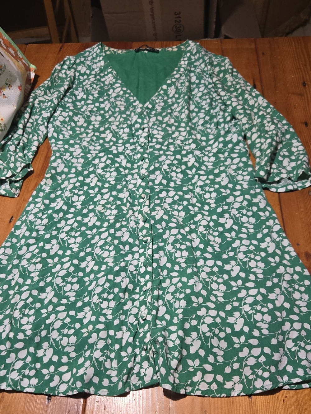 Abercrombie & Fitch Green and White Floral V-Neck Dress Sz M